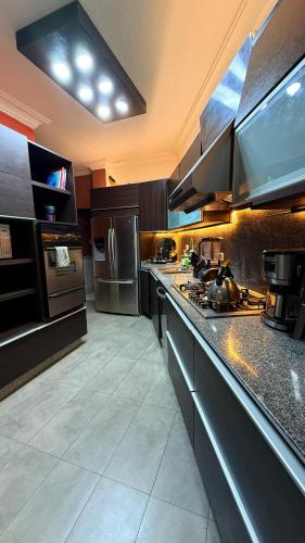 Brilliant 6-bedroom house with AC in vibrant Caracas in San Bernardino