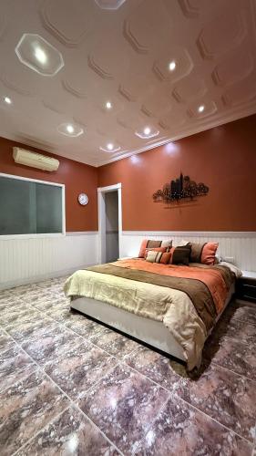 Brilliant 6-bedroom house with AC in vibrant Caracas in San Bernardino