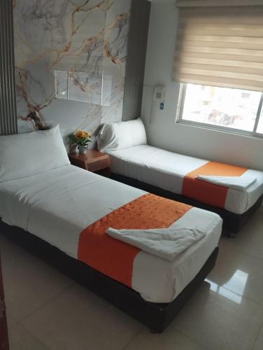 3 twin beds