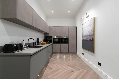 Family Small group - Parking - WiFi - Sleeps 6 - image 2