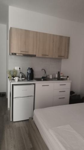 Giorgos-Fenia Apartments - Μακρύγιαλος