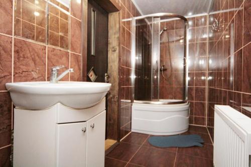 Badkamer, Preluky in Polyanytsya