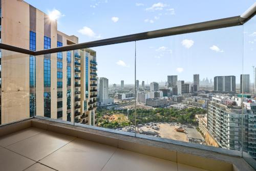 Modern 1BDR Apt With Balcony Pool Access And JVC - image 12