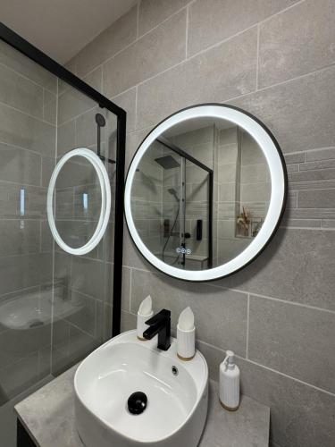 화장실, Appartement rénové centre-ville avec parking privé (Appartement renove centre-ville avec parking prive) in 앙굴렘 시티 센터
