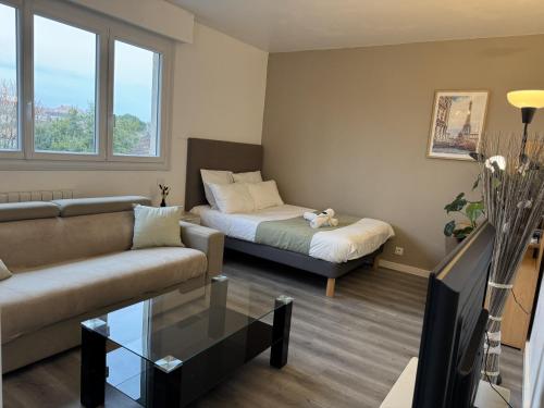Appartement rénové centre-ville avec parking privé (Appartement renove centre-ville avec parking prive) in 앙굴렘 시티 센터