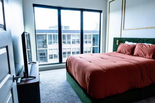 Midtown Condo Sky Deck with Fast WiFi & Free Parking in Blandtown
