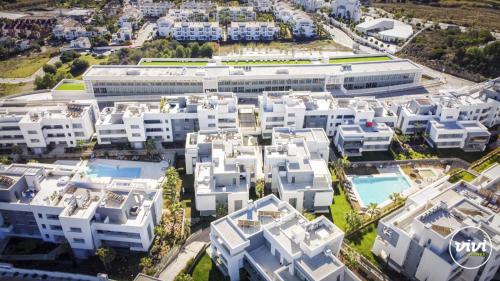 ViVi Homes - Sol Garden Pool, Terrace & Golf in Естепона