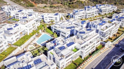ViVi Homes - Sol Garden Pool, Terrace & Golf in Естепона