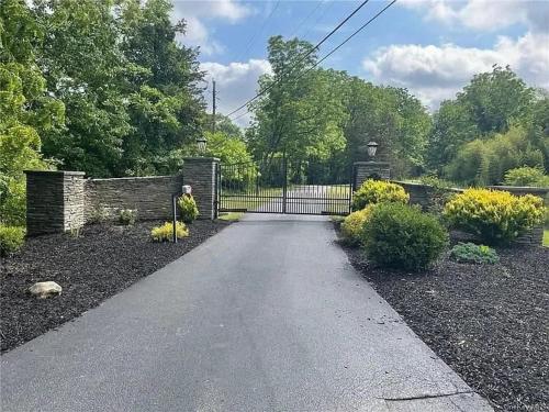 Lucious Lagrangeville in Red Oaks Mill (NY)
