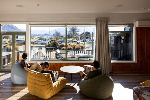 ห้องส่วนกลางสำหรับนั่งเล่น/ดูทีวี, Haka House Wanaka (ex purple cow)  in วานาก้า