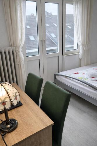 1 queen bed
