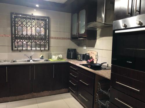 Kitchen, House on the Hill in Abbotsford