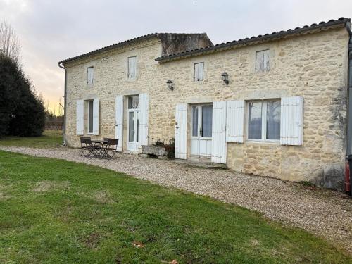 Maison de campagne gîte à louer Troussas