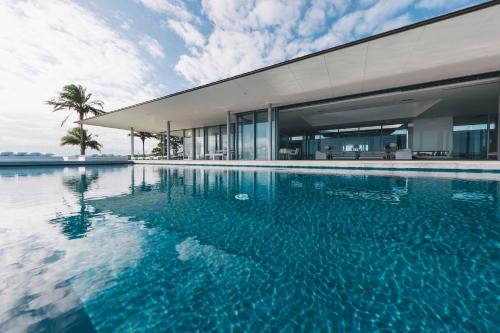Eagles Nest Villas in Russell