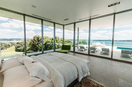 Eagles Nest Villas in Russell