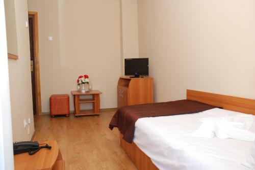 Hotel Liliacul - image 13