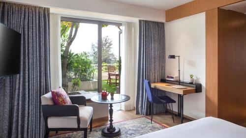 room detail thumbnail 1