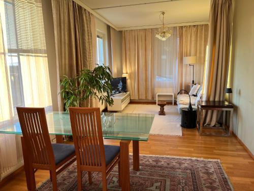 Garden City Apartment, Helsinki - Vantaa Airport - Helsinki