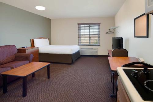 WoodSpring Suites Colonial Heights Fort Lee in 殖民高地