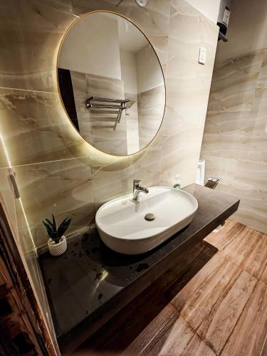 Designer 1 BHK Luxury Apartment - image 9
