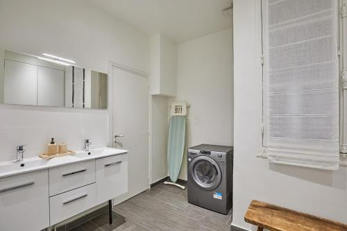 Superb Apartment in the Heart of Paris - image 14