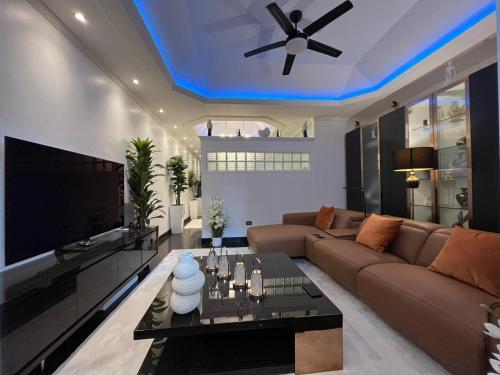 New 1 Bed Condo, Very Best Central Area, Patong - Patong Beach