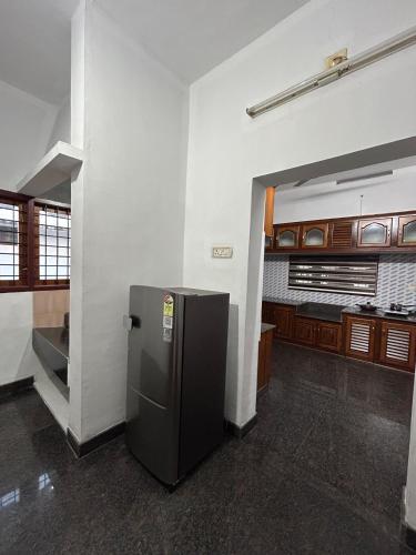 Entire 4BHK House with Full Kitchen near malayattoor in Perumbavoor