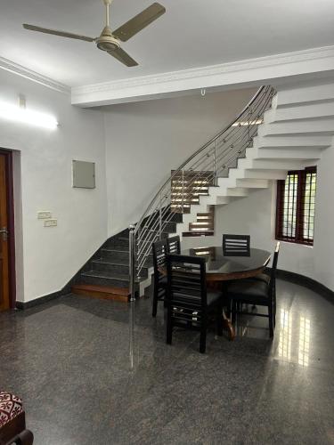 Entire 4BHK House with Full Kitchen near malayattoor in Perumbavoor