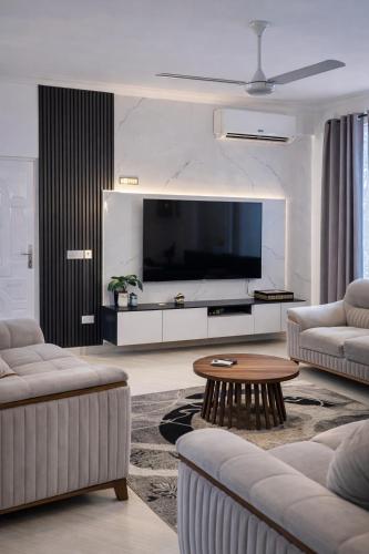 3BR classic Modern Apartment – khách sạn tại Mwenge
