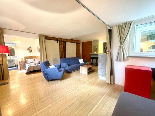 Camilluccia ponte Milvio Farnesina luxury loft with private box parking, Рим (фото 3)