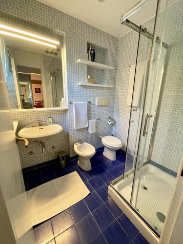 Camilluccia ponte Milvio Farnesina luxury loft with private box parking, Рим (фото 4)