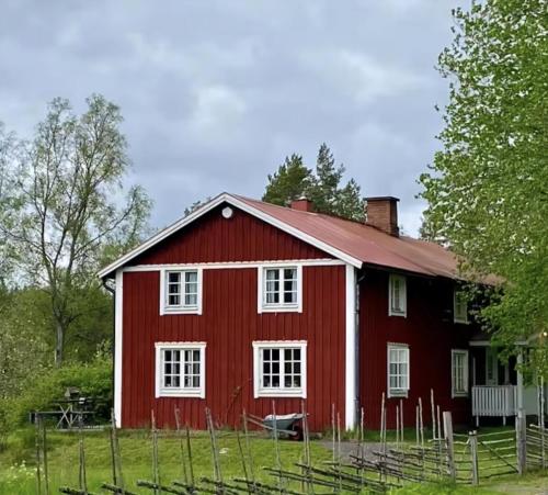 . Swedish Country House From 1785 Close To Lake