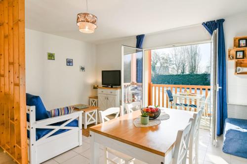Côte Fleurie Cosy Norman apt balcony & parking – khách sạn tại Saint-Arnoult