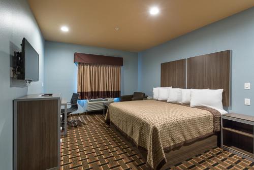 Scottish Inns & Suites - Crosby in Highlands (TX)