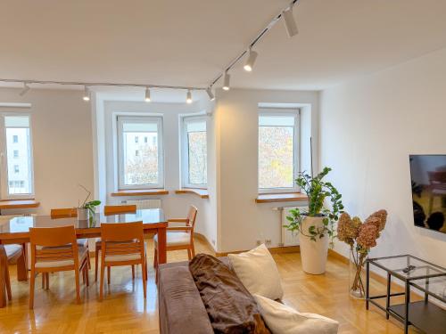 100m2 Apartment 3BR Parking Balcony Fabryczna City by Gio Loft, Краков