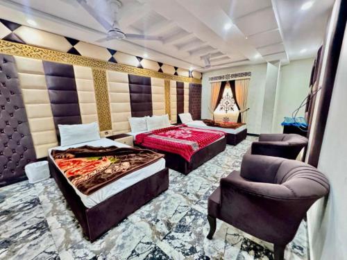 Royal Blue inn Hotel - image 14