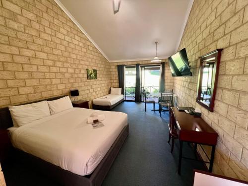 Karri Forest Motel in Pemberton