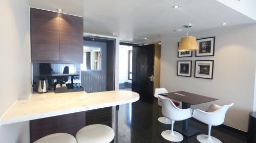 Suite, junior
