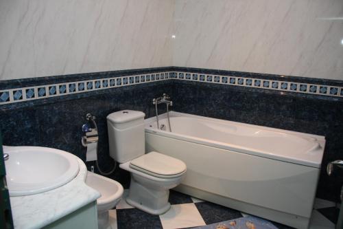 One-Bedroom Apartment image 3