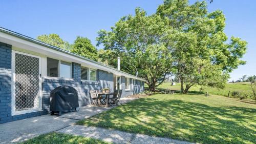 Hillview Farmstay Unit - Where Coast Meets the Sea in Yatte Yattah