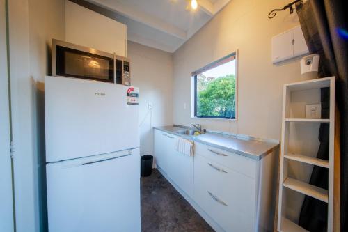 virtuve, Stoneybrook Cabins in Waimauku