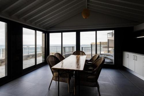 GuestReady - beachfront retreat in Porto Formoso gîte à louer Ribeira Seca do Porto