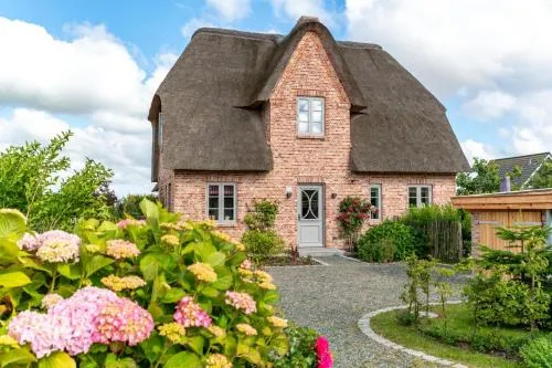 FriesenLodge Föhr mit Sauna und Kamin in Utersum, Deutschland