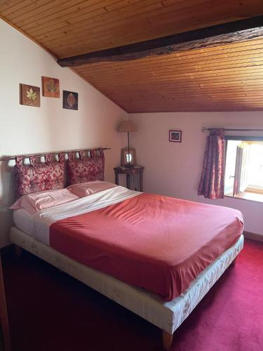 Gîte à la ferme - 10 personnes (Gite a la ferme - 10 personnes) in Secondigny