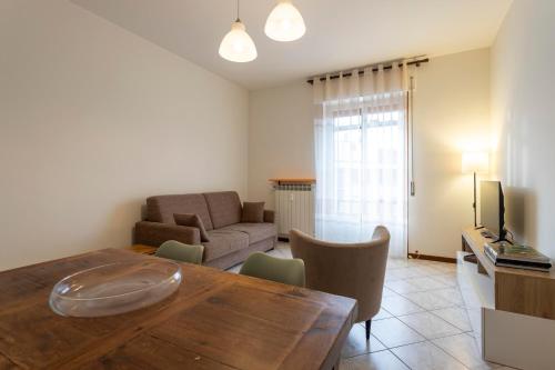 Shared lounge/TV area, Bicocca Urban Suite - SELF CHECKIN WIFI in Novara