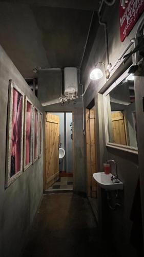 Shelter Hostel Malang in Malang