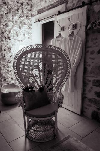 Facilities, Suite Love Room Les Secrets d'Eden Rose- escapade romantique a 2 in Limoges