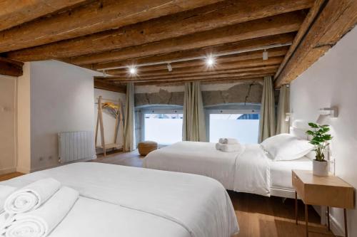 Modern and warm duplex near Vieux Lyon