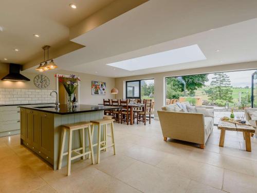 Iekārtas, 4 Bed in Oswestry oc-87477 in Lansilina