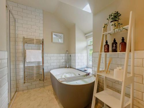 Iekārtas, 4 Bed in Oswestry oc-87477 in Lansilina